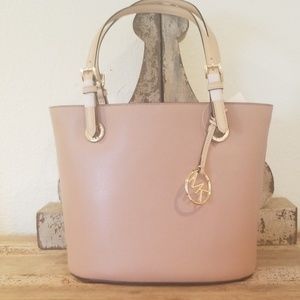 Michael Kors Jet Set Tote